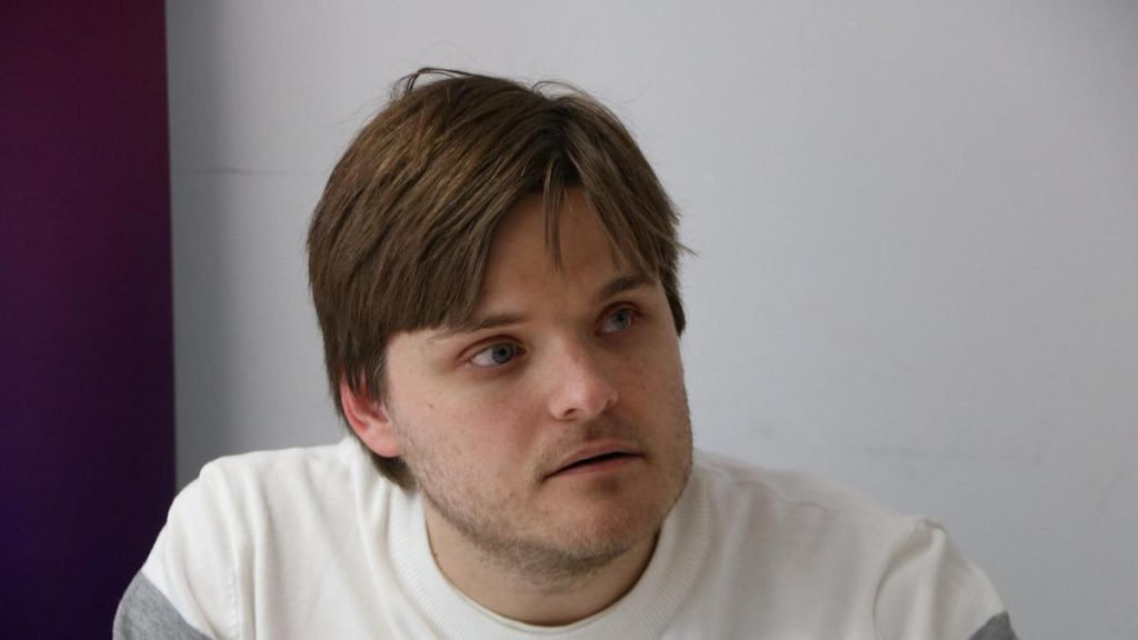 ACTOR CON SÍNDROME DE JOUBER