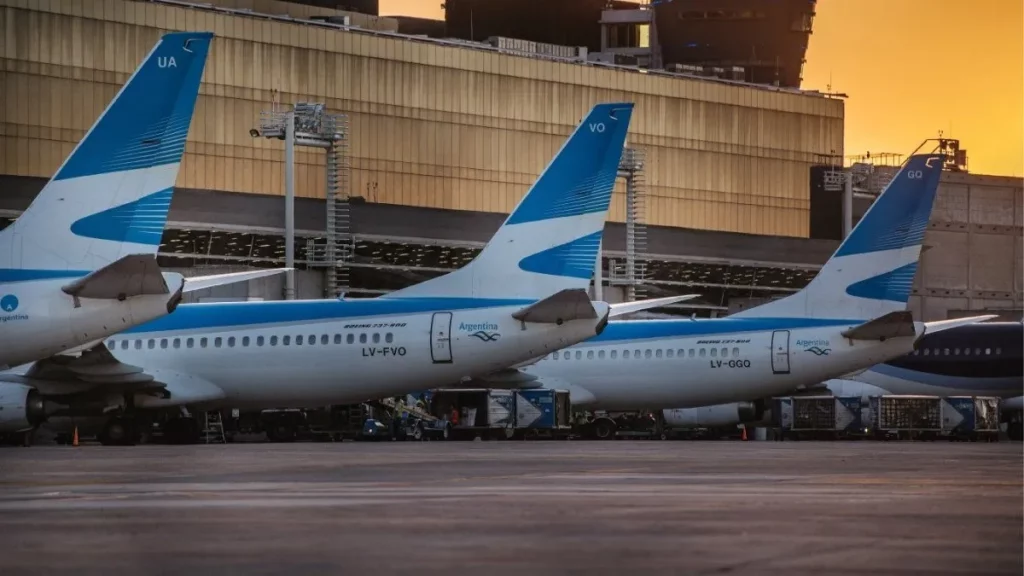 ATE corrió el paro en aeropuertos por una exigencia legal, pero mantiene que ya afectan los vuelos