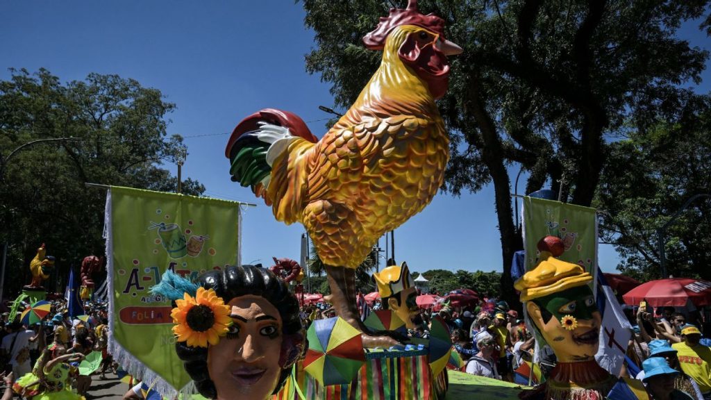 Atlético-MG insiste em briga com bloco de Carnaval 'Galo da Madrugada': 'Poderia montar um time de futebol'