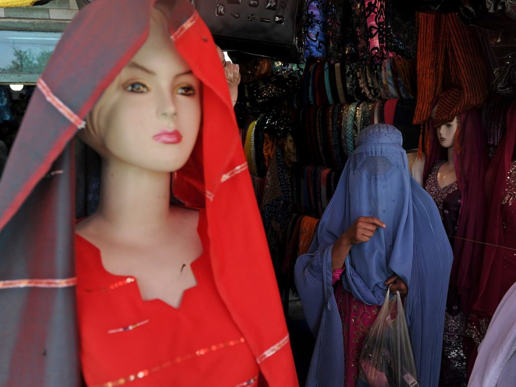 Avanza en España una ley para prohibir a las mujeres el uso del burka y el niqab en espacios públicos