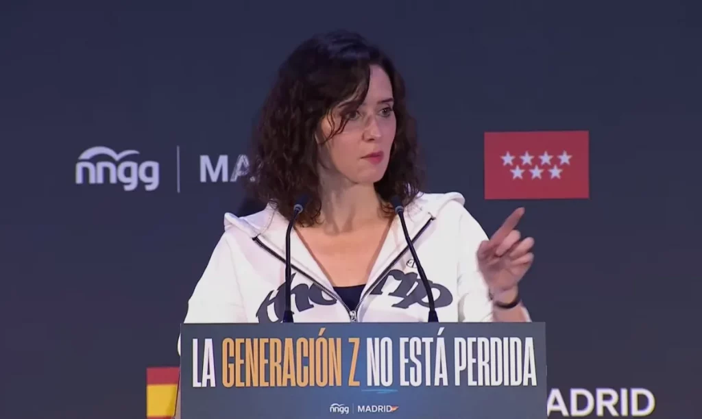 Ayuso defiende al alcalde de Móstoles: "Que no cuenten con nosotros para desguazarle la vida"