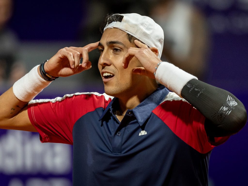 Batacazo: Joao Fonseca perdió contra Alejandro Tabilo en su debut en el Argentina Open :: Olé Batacazo: Joao Fonseca perdió contra Alejandro Tabilo en su debut en el Argentina Open :: Olé