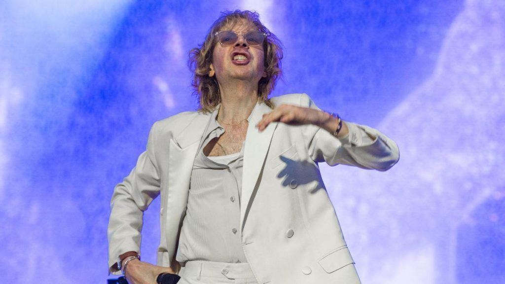 Beck brinda en su nuevo disco una ofrenda a San Valentín, breve pero sentida