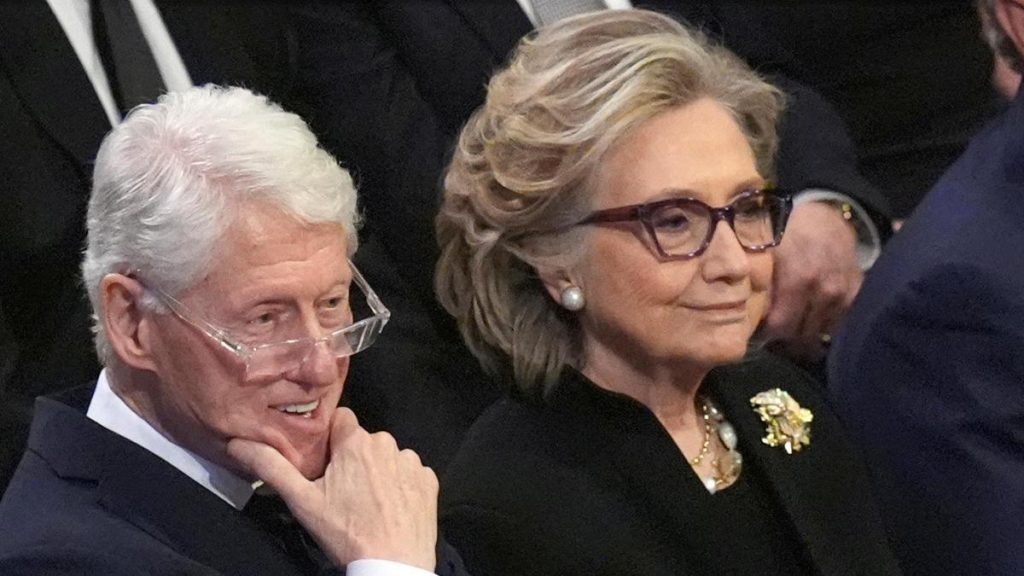 Bill y Hillary Clinton aceptan testificar ante el Congreso por el caso Epstein