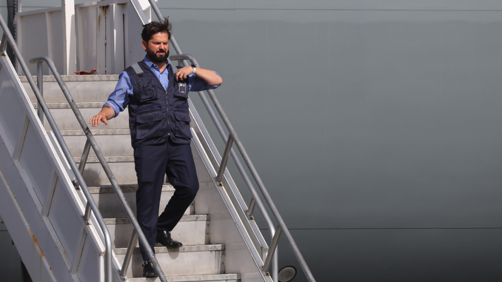 Boric fue recibido con protestas en Rapa Nui: “No lo dejaremos transitar por las calles” Boric fue recibido con protestas en Rapa Nui: "No lo dejaremos transitar por las calles"