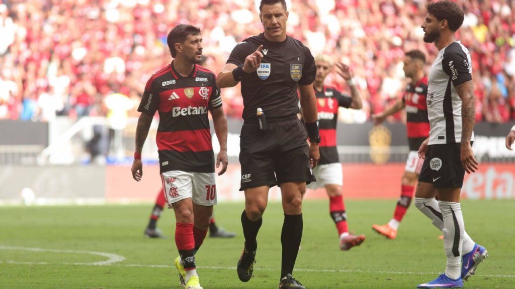 CBF explica y justifica el procedimiento de arbitraje en la expulsión de Carrascal CBF explica y justifica el procedimiento de arbitraje en la expulsión de Carrascal