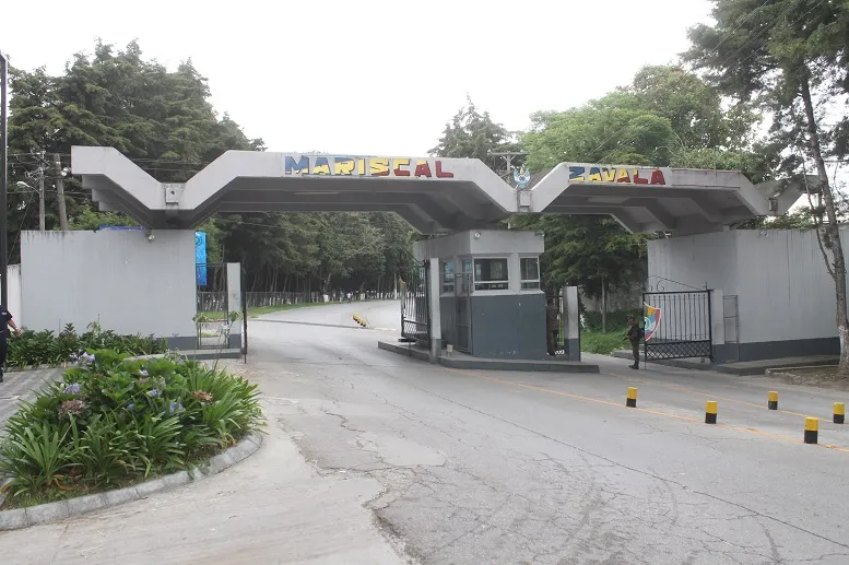 Capturan a director y alcalde de Mariscal Zavala por presuntas fiestas dentro de Fraijanes II Capturan a director y alcalde de Mariscal Zavala por presuntas fiestas dentro de Fraijanes II