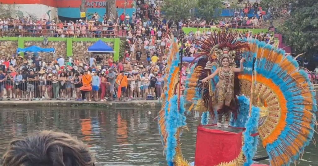 Carnaval 2026: Princesas y comparsas brillan en el tradicional desfile de balsas en el río Zaratí - Nacionales
