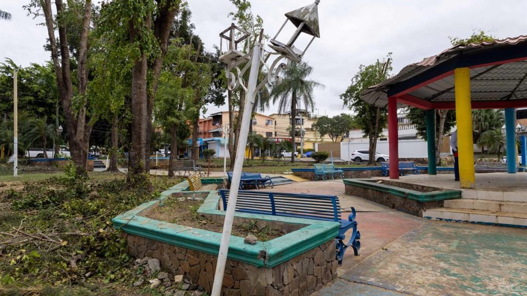 Carretera Mella a medias: negocios y residentes afectados Carretera Mella a medias: negocios y residentes afectados