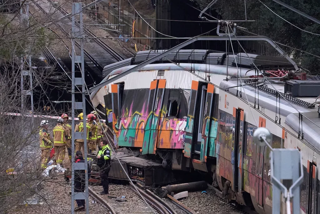 Cataluña reabrirá la autopista AP-7 este lunes tras casi tres semanas cortadas por el accidente del tren de Rodalies en Gelida (Barcelona)