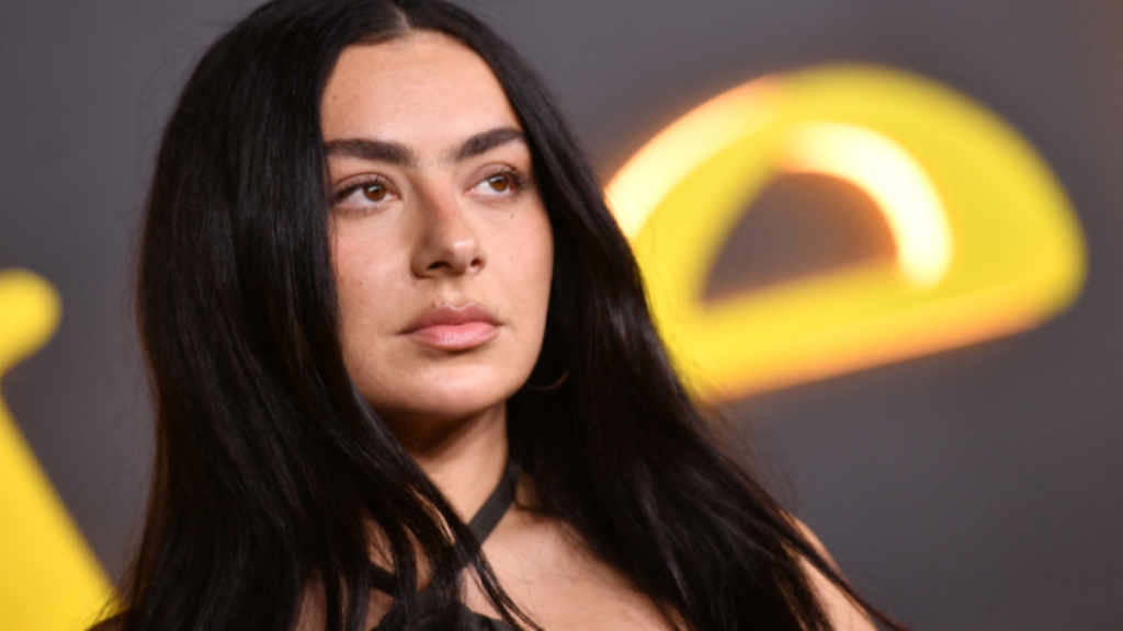 Charli XCX, una banda sonora muy libre (★★★★✩), y otras discotecas de la semana