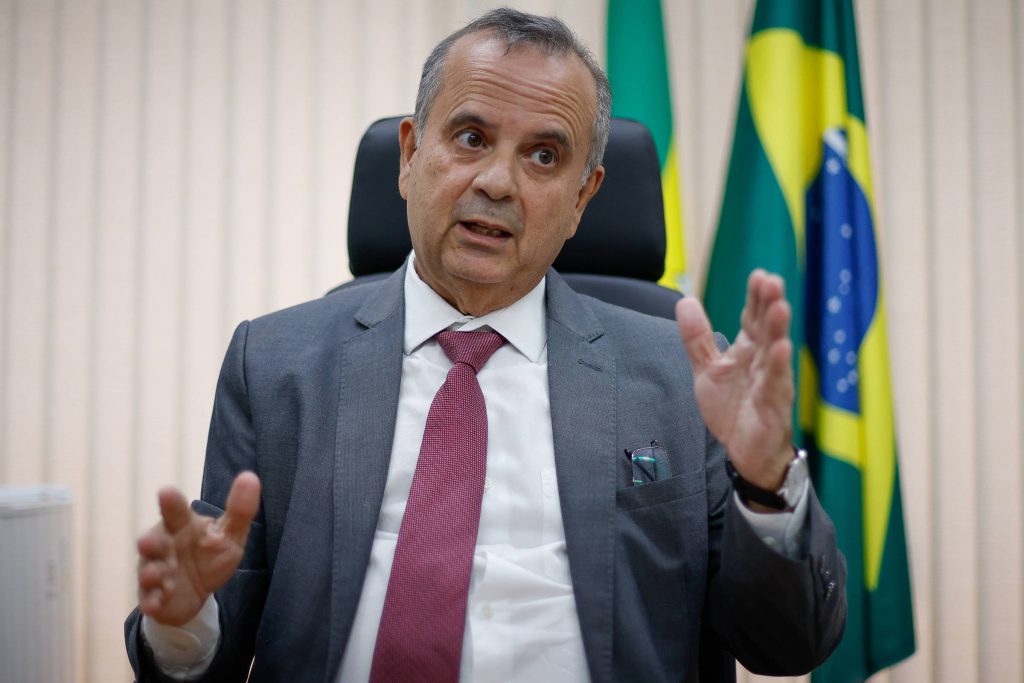 Coordinador de Flávio fala em pacto com opositores de Lula – 01/02/2026 – Painel Coordinador de Flávio fala em pacto com opositores de Lula - 01/02/2026 - Painel