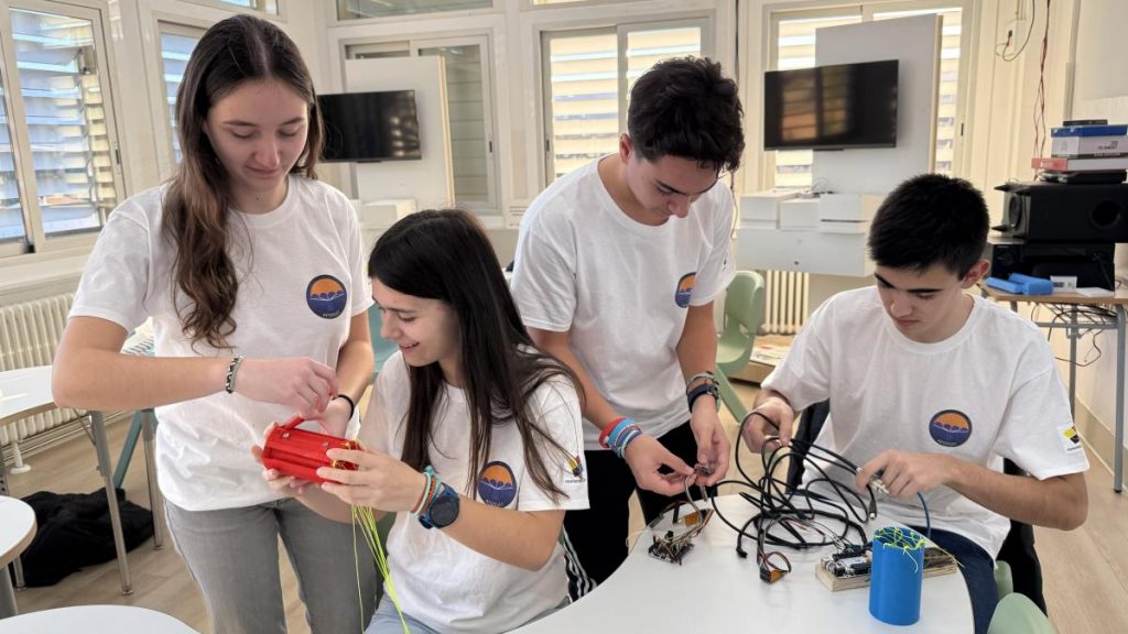 Cuatro estudiantes de Tremp crean un cohete “nunca visto” para el concurso CanSat de la Agencia Espacial Europea