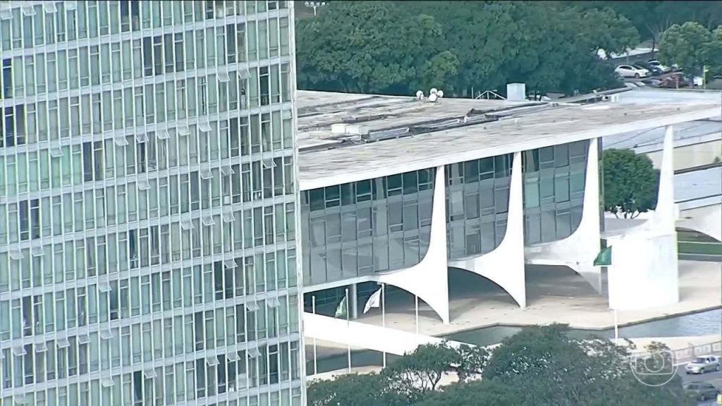 Después de la aprobación del aumento de salarios, la cámara reajusta el valor de la palabra de gabinete y de la cota parlamentaria