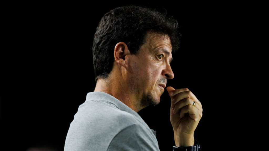 Diniz é sincero e diz se temeu por demissão ou cogitou pedir para sair do Vasco en caso de eliminación no Carioca