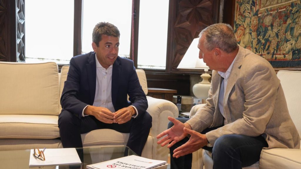 El 73% de los votantes de Vox quieren que dimita