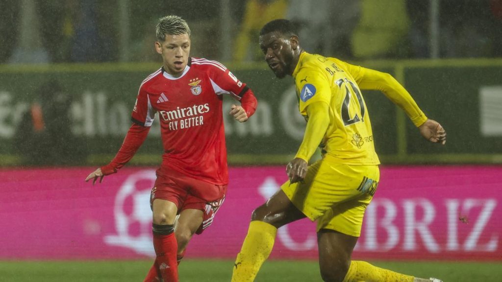 El Benfica de Mourinho paga la resaca de su triunfo contra el Real Madrid