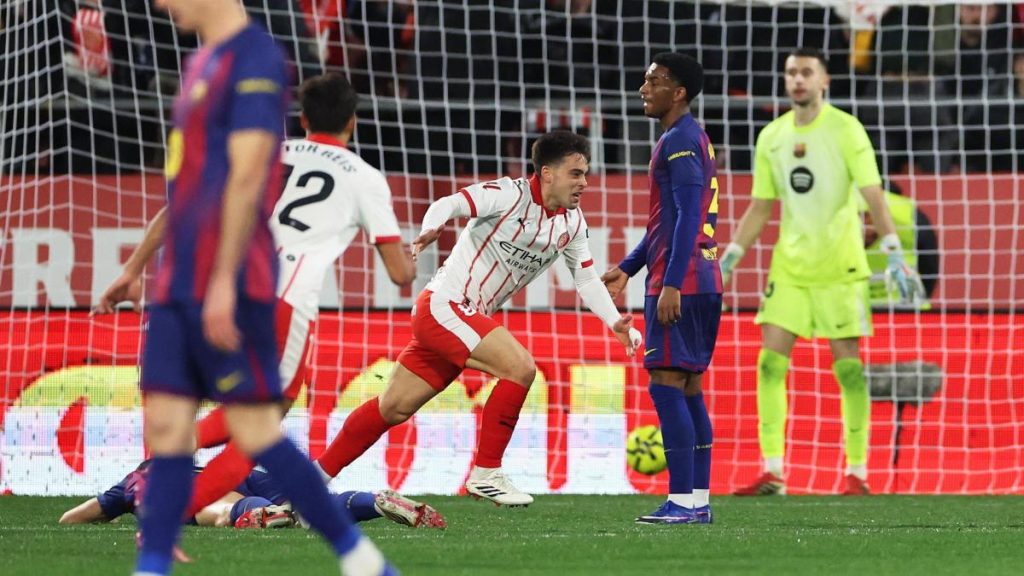 El Girona hurga en la herida del Barça en la semana trágica de los de Flick