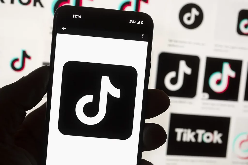El Gobierno pedirá a la Fiscalía que investigue a X, Meta y TikTok por la creación de pornografía infantil con IA