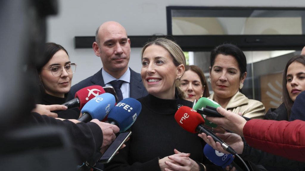 El PP abona la vía de la abstención del PSOE en Extremadura ante las exigencias de Vox