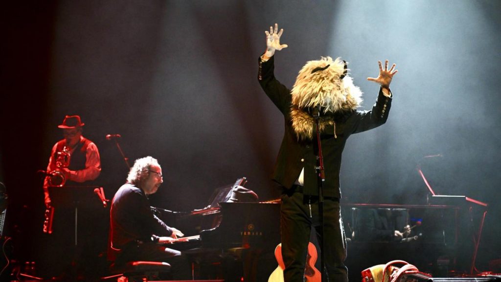 El cabaret 'giallo' de Vinicio Capossela (★★★★★)