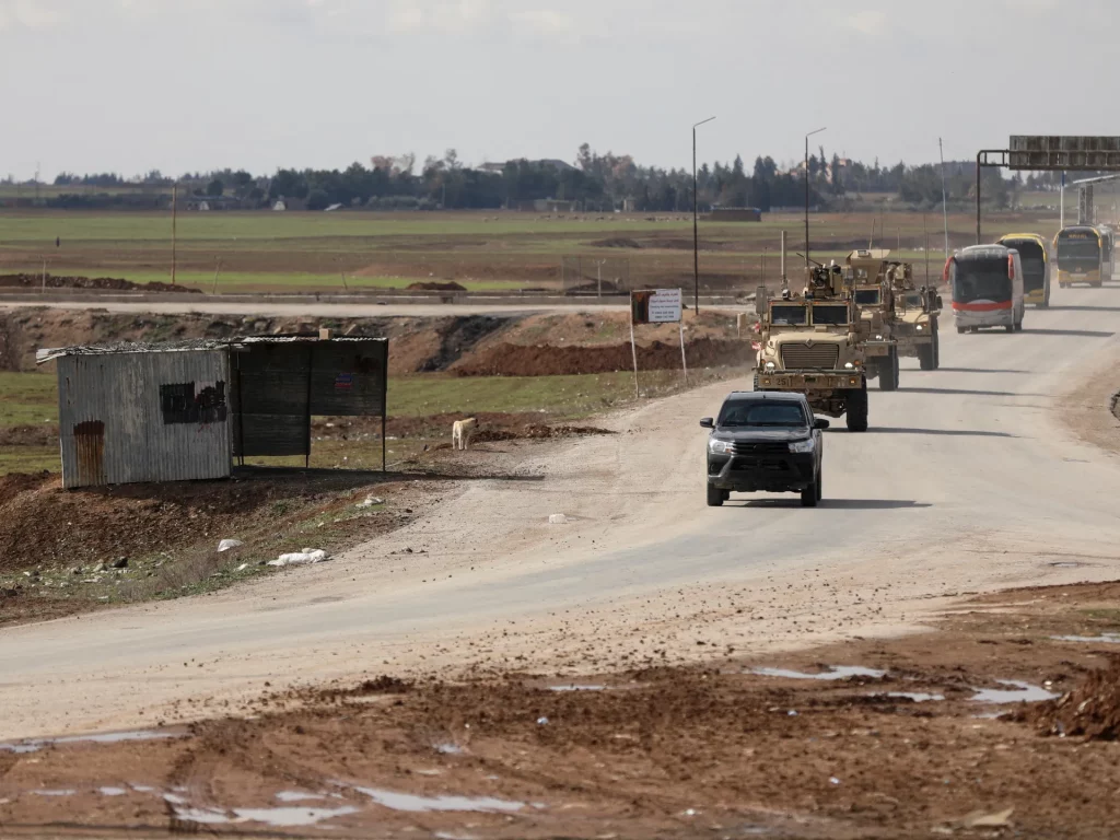 El ejército estadounidense lanza ataques de represalia contra decenas de objetivos del EIIL en Siria | Noticias de la guerra de Siria