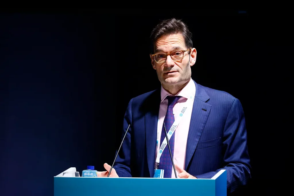 El fondo del dueño de Prisa vende un 2% de Indra en plena disputa por la compra de Escribano El fondo del dueño de Prisa vende un 2% de Indra en plena disputa por la compra de Escribano