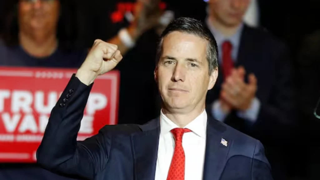 El senador estadounidense Bernie Moreno baja el tono hacia Gustavo Petro tras reunión con Donald Trump y llama a fortalecer las relaciones con Colombia