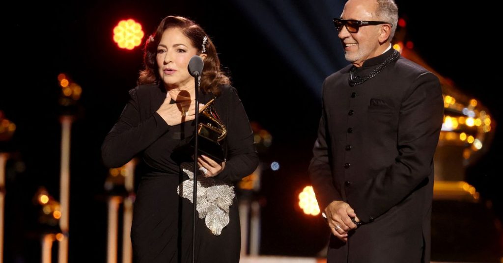 ‘Es inhumano’: Gloria Estefan cuestiona arremetida antinmigración del gobierno de Trump – Programa TVN 'Es inhumano': Gloria Estefan cuestiona arremetida antinmigración del gobierno de Trump - Programa TVN