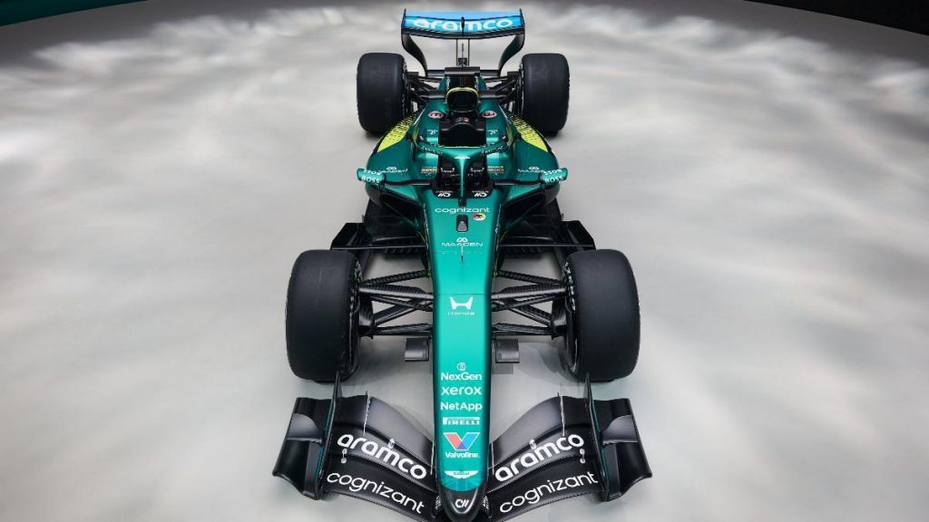 FÓRMULA 1 | Aston Martin presenta su AMR26: Un coche para que Alonso pueda soñar en grande