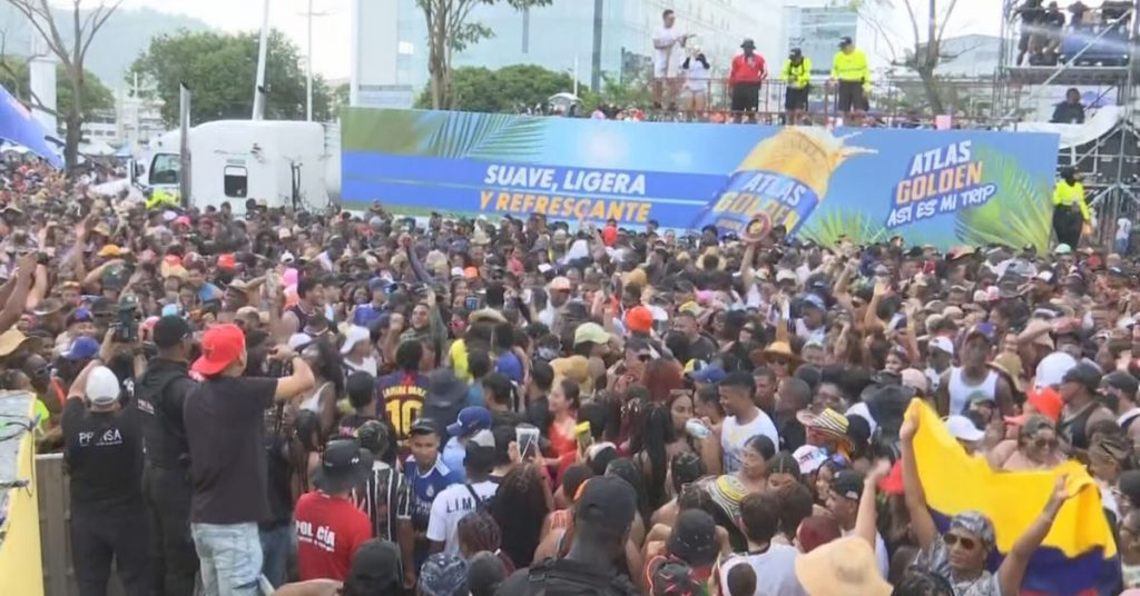 Festival Carnavalístico: Millas de asistentes al tercer día de culecos en la Cinta Costera - Nacionales