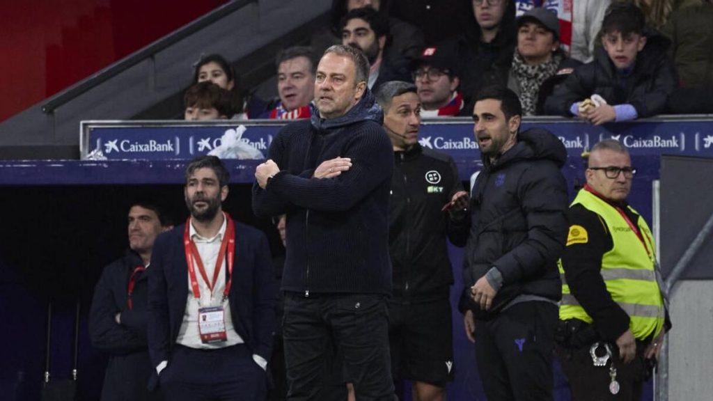 Flick acepta "la lección" del Atlético y critica el arbitraje y el VAR