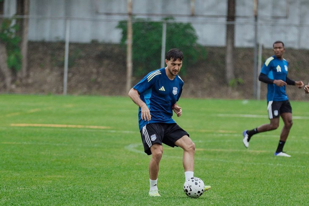 Francisco Pizzini refuerza a Emelec con títulos internacionales y experiencia en Argentina