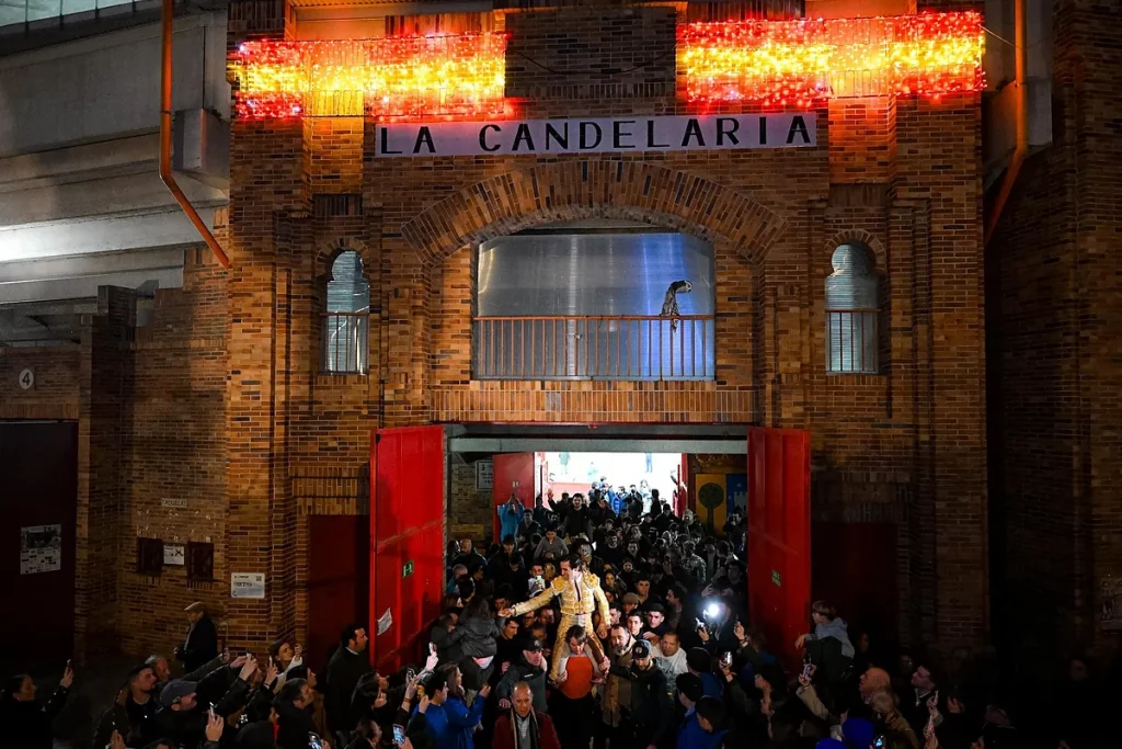 Generosa salida a hombros de Juan Ortega en un cierre de Valdemorillo con poco toro