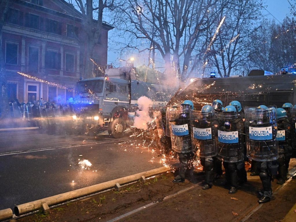 Giorgia Meloni tildó a los revoltosos de "enemigos del estado"