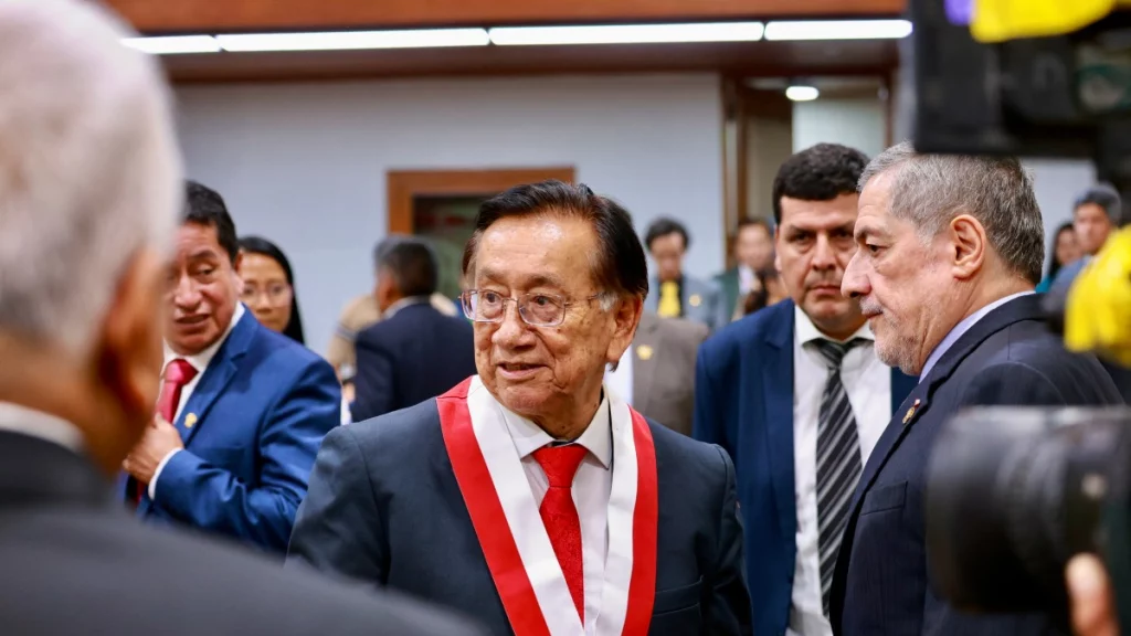 'Habrá una transición democrática electoral pacífica'