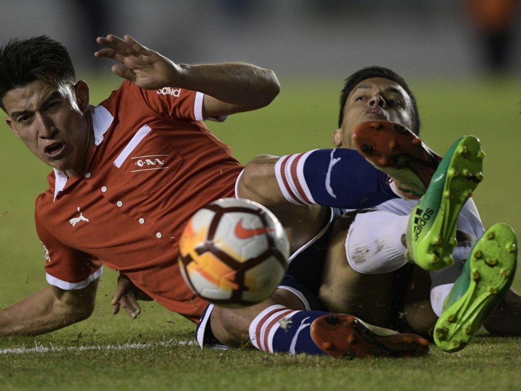 Independiente quedó inhibido por una vieja deuda y ahora no puede sumar a su tercer refuerzo, que estaba por viajar al país.