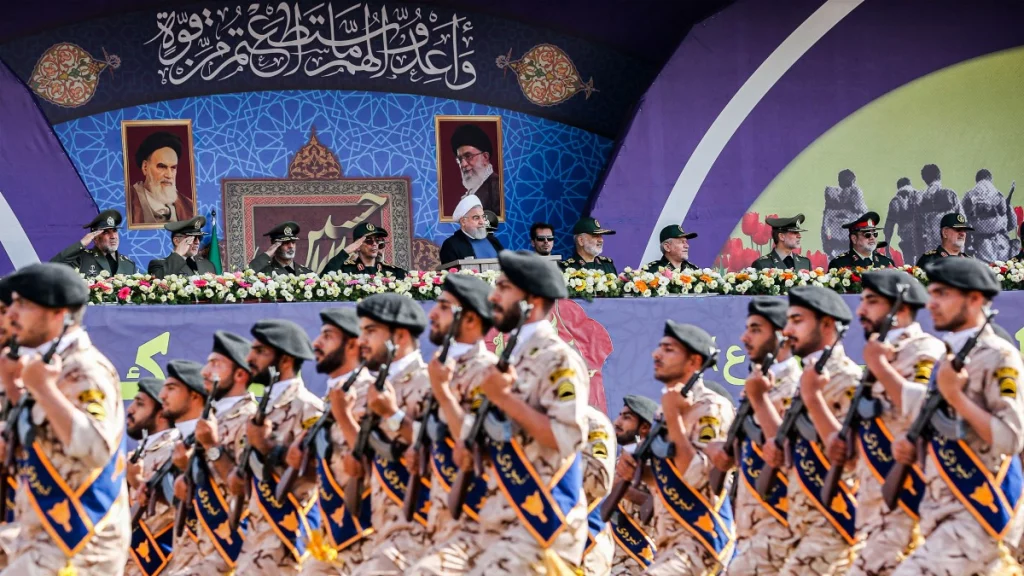 Irán dice que su ejército está 'en alerta máxima' tras las amenazas de Estados Unidos, pero ve 'avances' de cara a una negociación