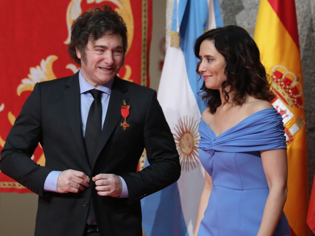 Isabel Díaz Ayuso pidió que Cuba, Nicaragua y México "rompan las cadenas como hizo Argentina" para recuperar su libertad.