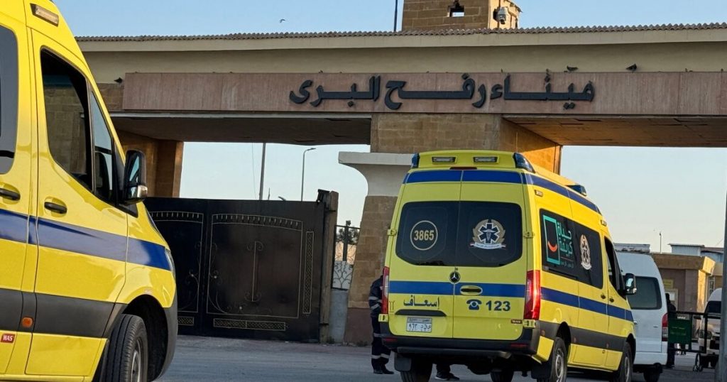 Israel reabre a cuentagotas el paso de Rafah, casi dos años después de cerrarlo Israel reabre a cuentagotas el paso de Rafah, casi dos años después de cerrarlo