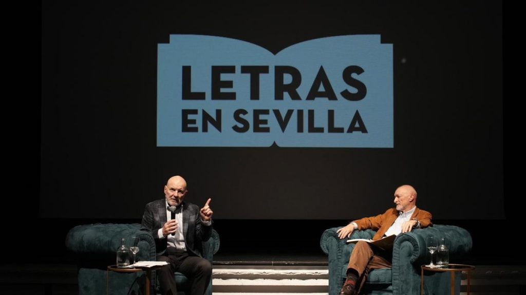 JORNADAS GUERRA CIVIL PÉREZ-REVERTE | "La prueba de que perdimos todos en la Guerra Civil es que 90 años después seguimos enredados en la misma basura"