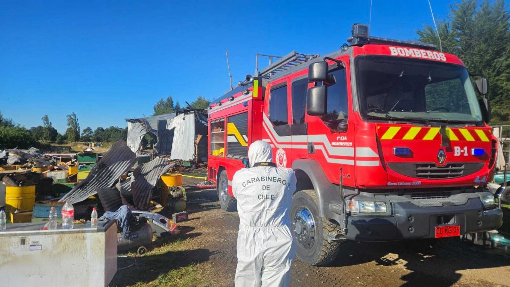 LABOCAR investiga causa y origen de incendio que afectó a galpones y maquinaria