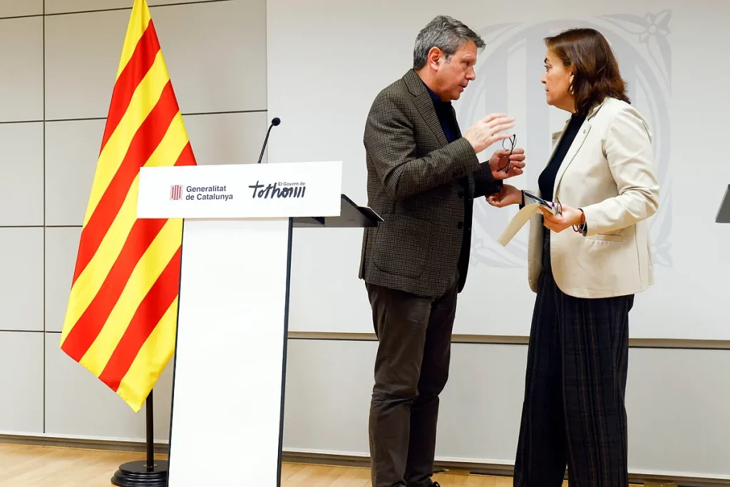 La Generalitat exige que el ‘numero dos’ de Óscar Puente se quede en Cataluña hasta la recuperación de Rodalies: "Esto no puede alargarse" La Generalitat exige que el 'numero dos' de Óscar Puente se quede en Cataluña hasta la recuperación de Rodalies: "Esto no puede alargarse"