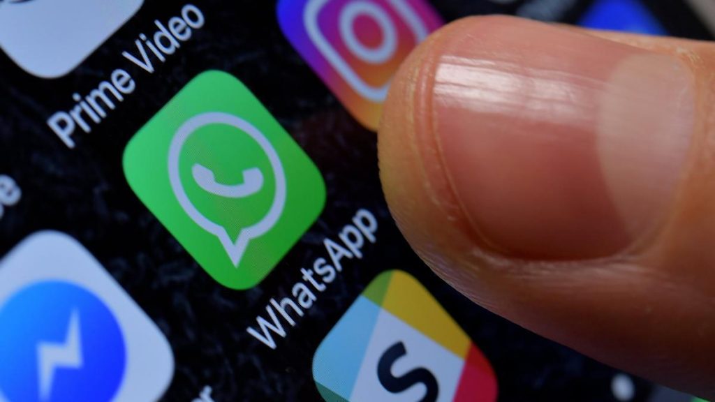 La Unión Europea amenaza con imponer medidas contra Meta por bloquear a sus rivales de IA en WhatsApp