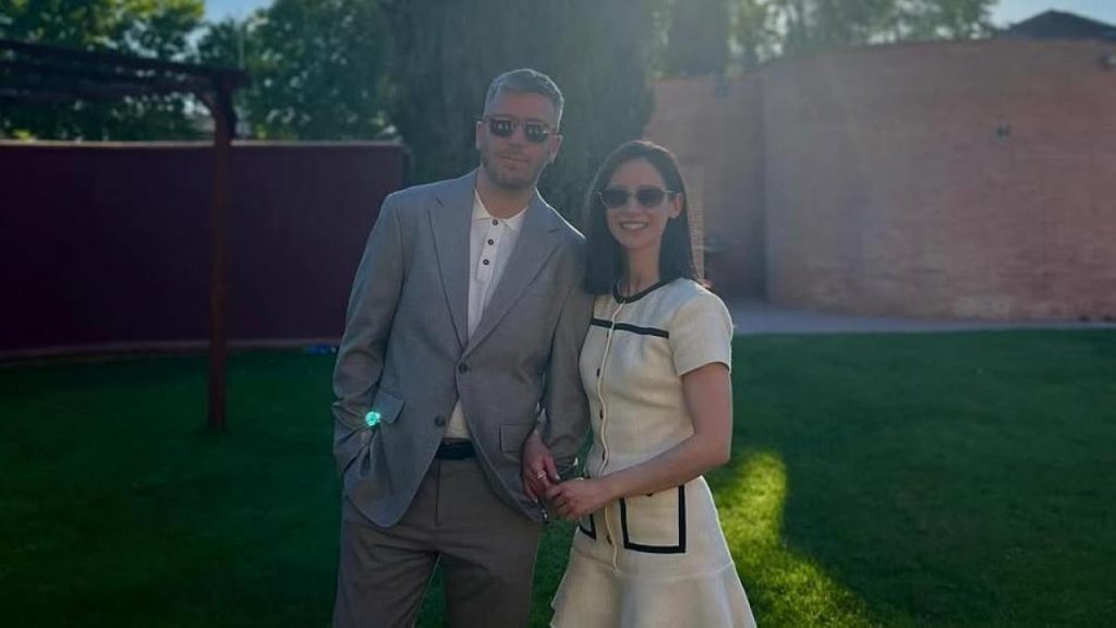 La actriz Elena Rivera se casa con David Redondo, su pareja desde hace 15 años La actriz Elena Rivera se casa con David Redondo, su pareja desde hace 15 años