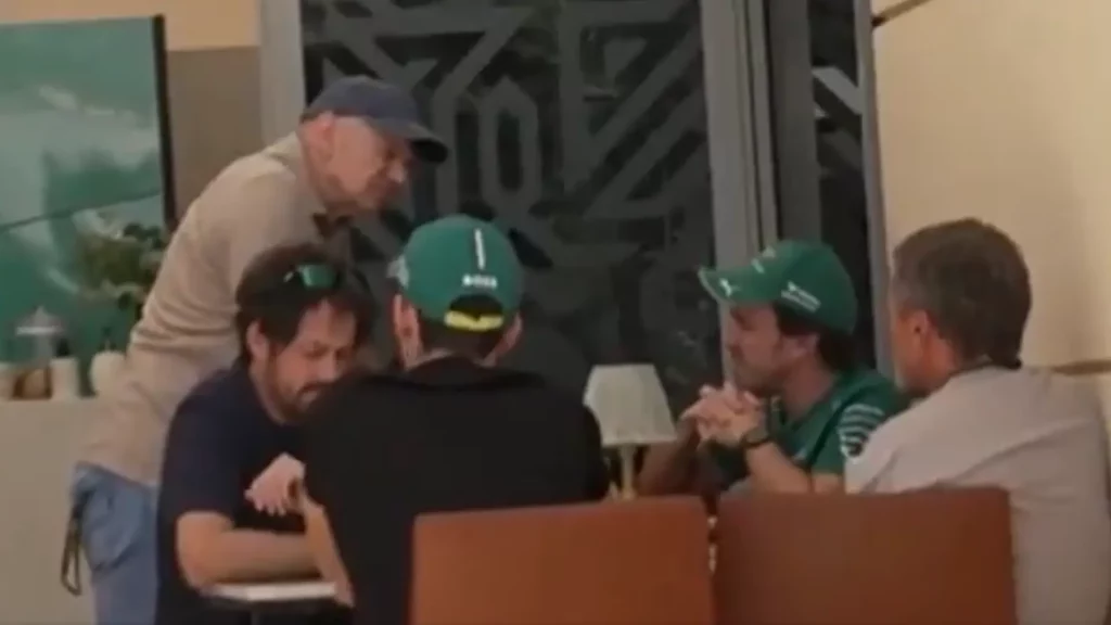 La conversación entre Fernando Alonso y Adrian Newey tras los problemas del Aston Martin que preocupan a la afición española