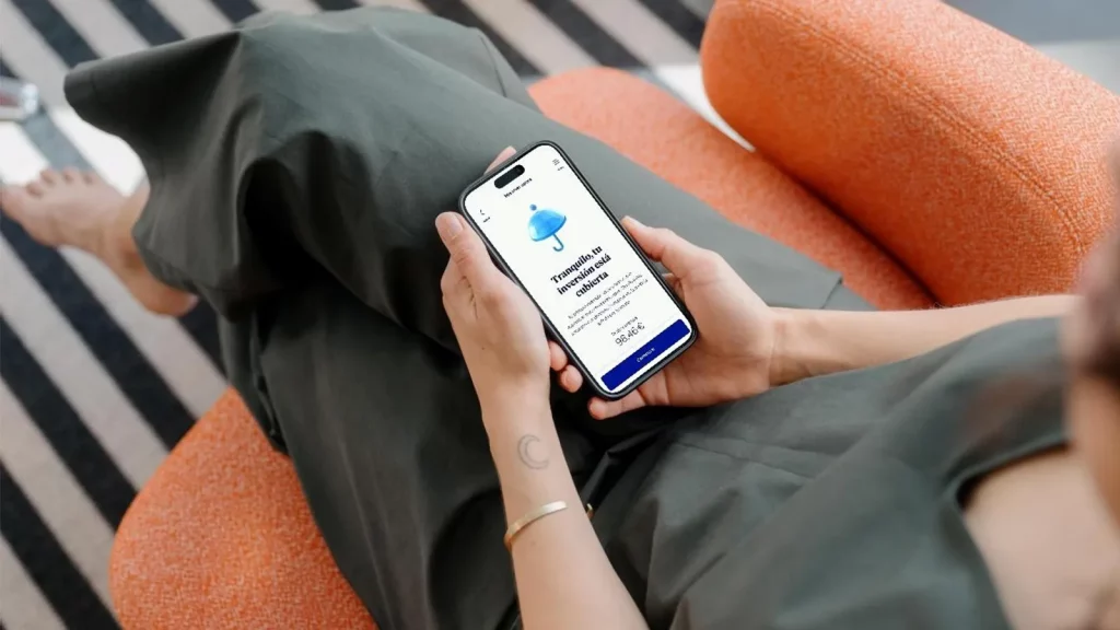 La propia CNMV alerta de la app falsa de BBVA que circula por WhatsApp La propia CNMV alerta de la app falsa de BBVA que circula por WhatsApp