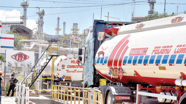 Lara afirma que el Gobierno compra petróleo con sobreprecio Lara afirma que el Gobierno compra petróleo con sobreprecio