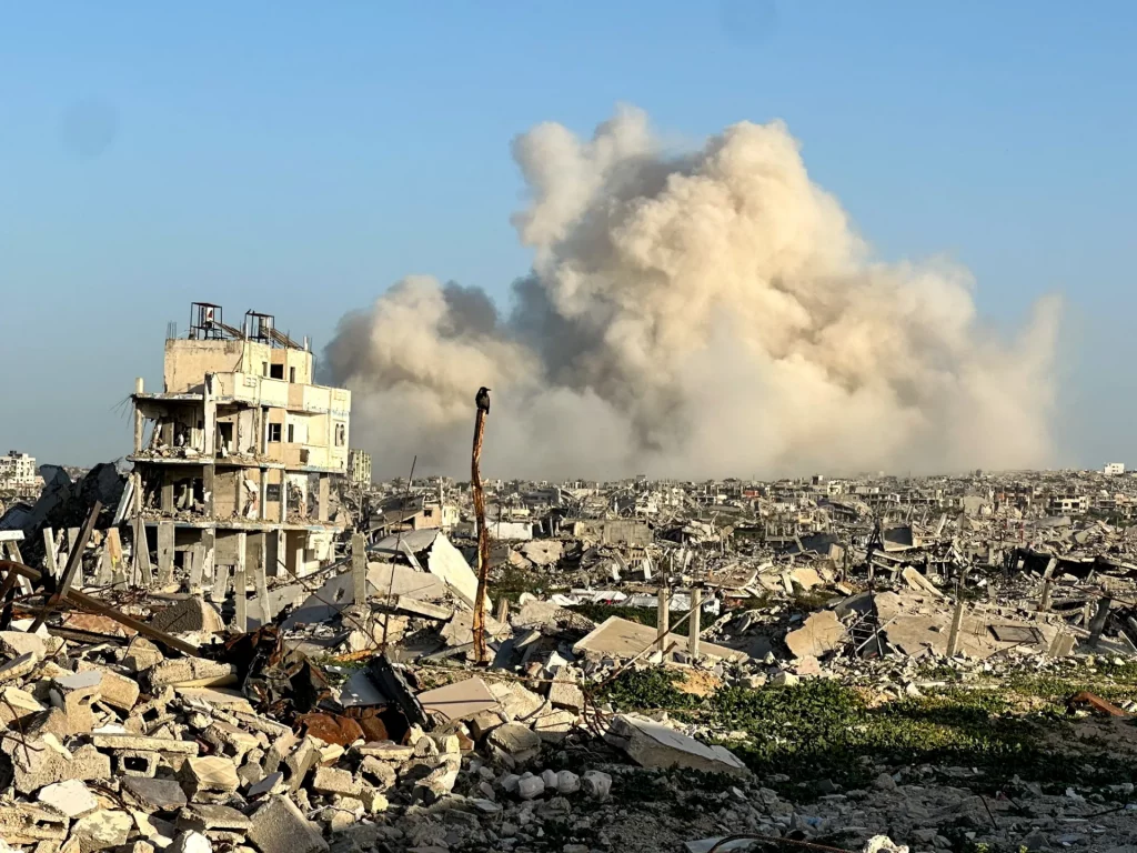 Las fuerzas israelíes matan a nueve palestinos en Gaza y atacan el sur del Líbano | Israel ataca Líbano Noticias