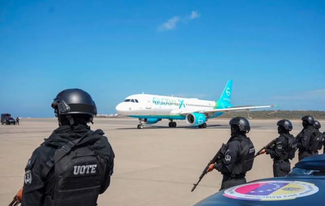 Llegó a Maiquetía otro vuelo proveniente de Miami con más de 100 venezolanos deportados Llegó a Maiquetía otro vuelo proveniente de Miami con más de 100 venezolanos deportados